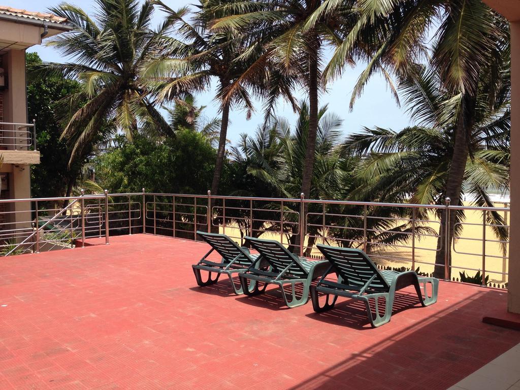 Oasis Beach Resort Negombo Exterior photo